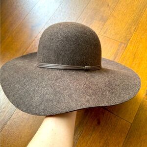New adjustable felt hat with 4 inch brim.